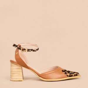 Tacones trabillas en cuero color miel y cuero con pelo animal print 105174