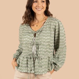 Blusa en ojalillo color verde con moños 105272