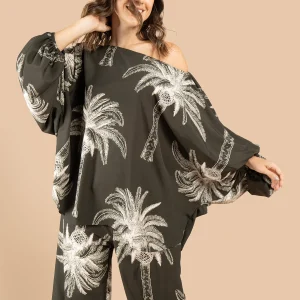 Blusa color verde con estampado de palmeras 105795