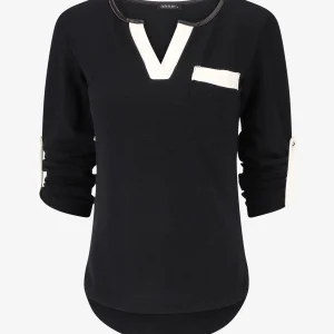 Jersey con cuello en V contrastante y mangas enrollables. - Negro